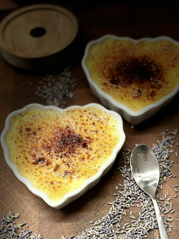 Crème brûlée mit Lavendel - passion patisserie
