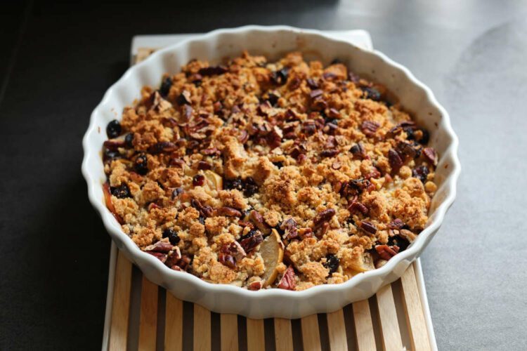 Apfel-Cranberry Crumble mit Maronencreme - passion patisserie