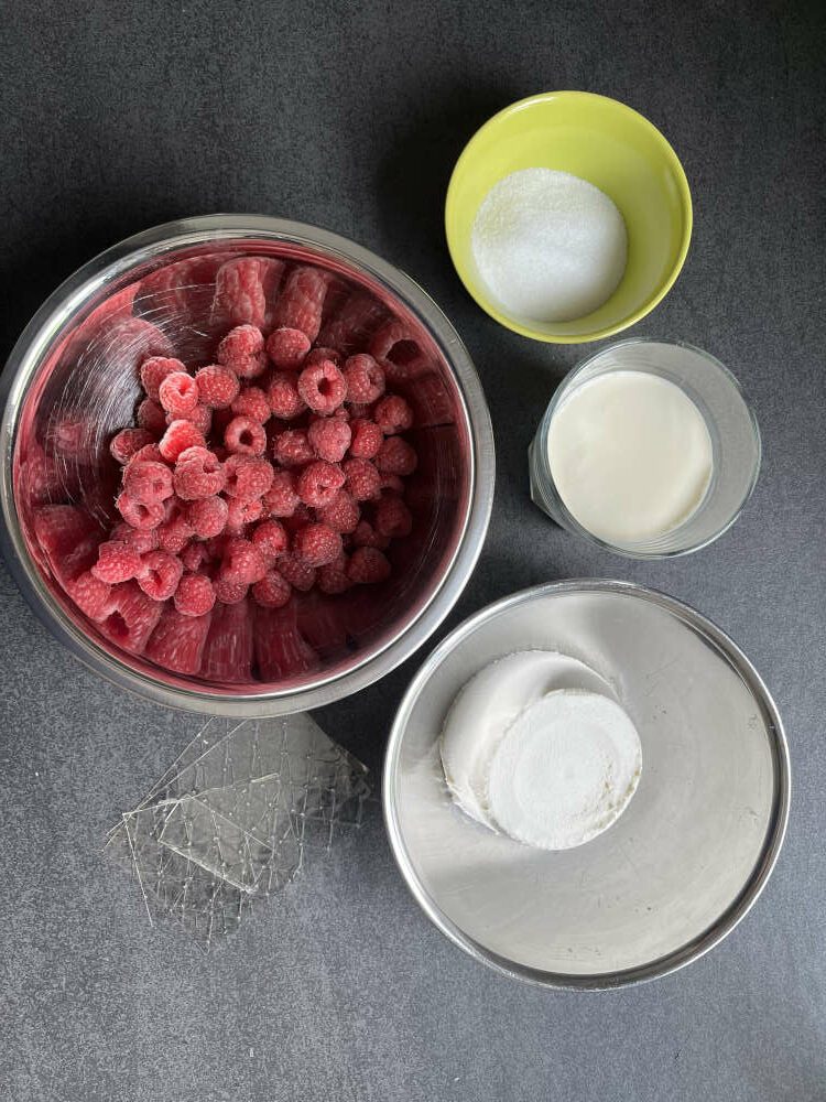 Die Zutaten für die Himbeercreme