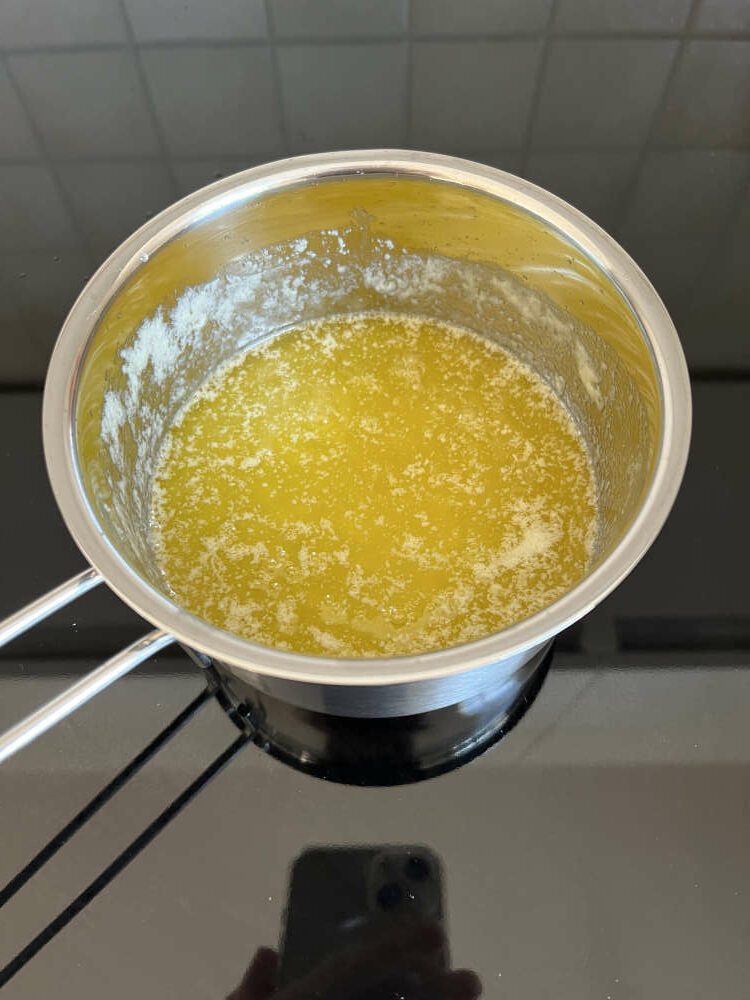 Nussbutter im Topf
