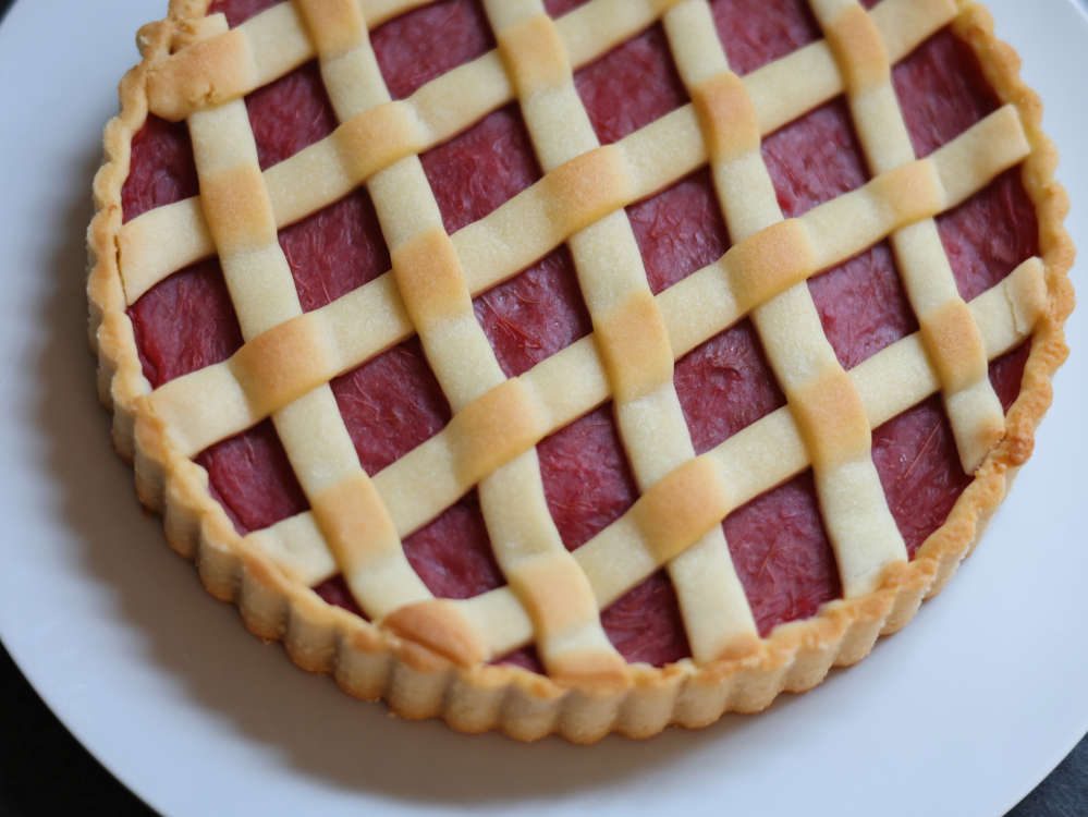 Gitter-Rhabarberkuchen