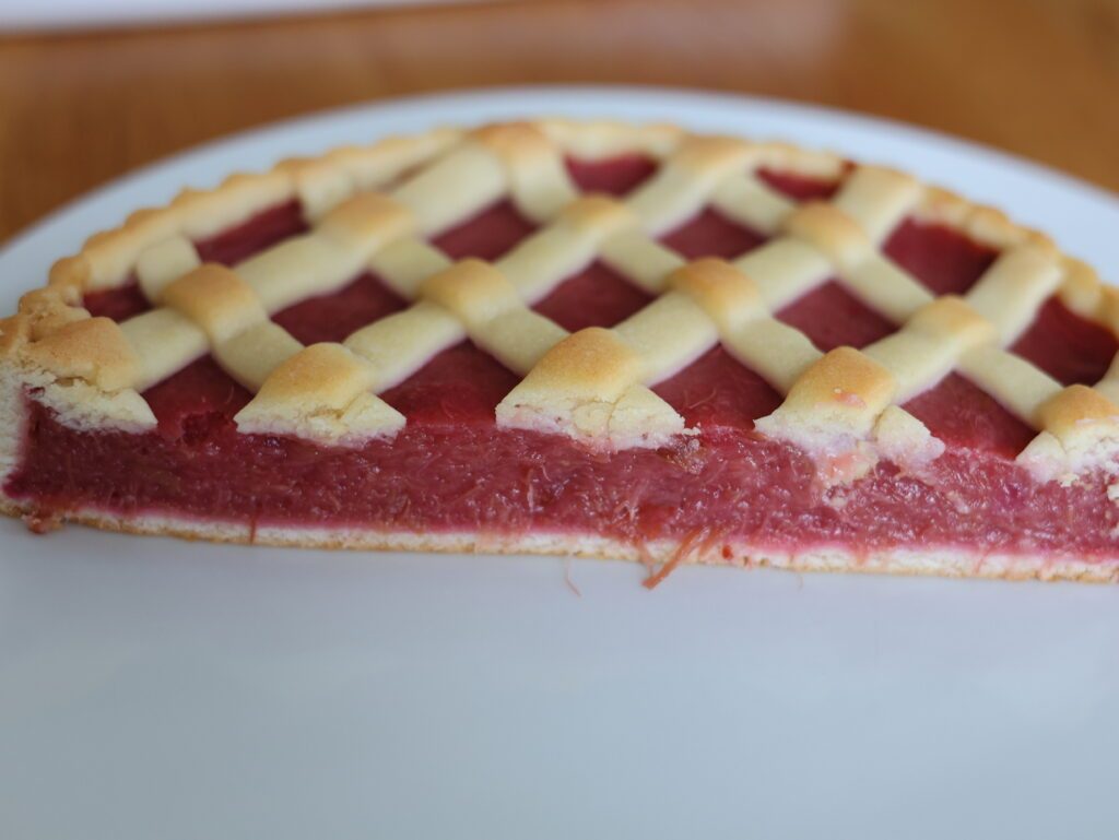 saftiger Rhabarberkuchen mit Mürbeteig