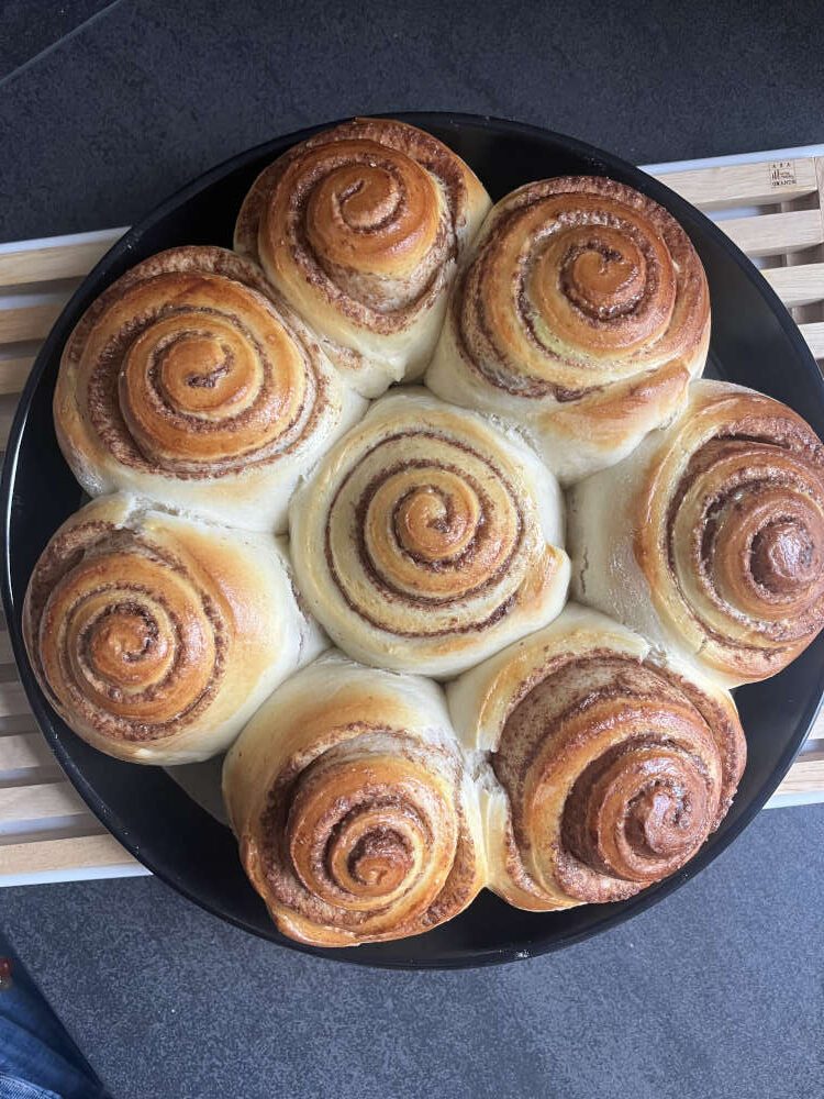 Die Cinnamon Rolls nach dem Backen