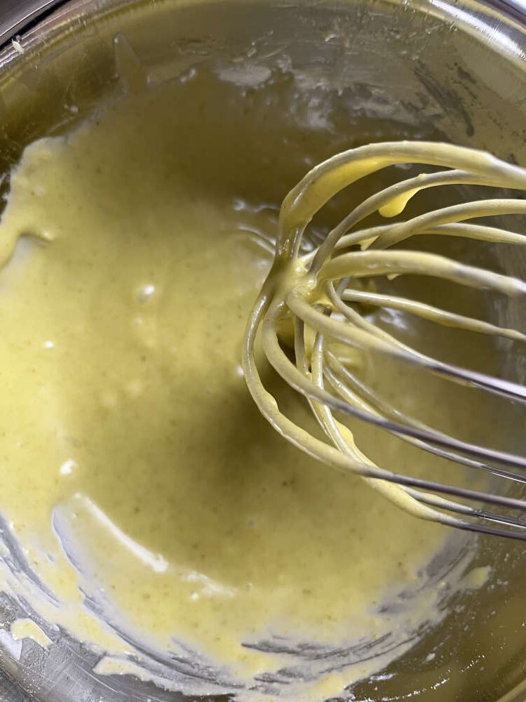 Die Zuckerglasur zubereiten