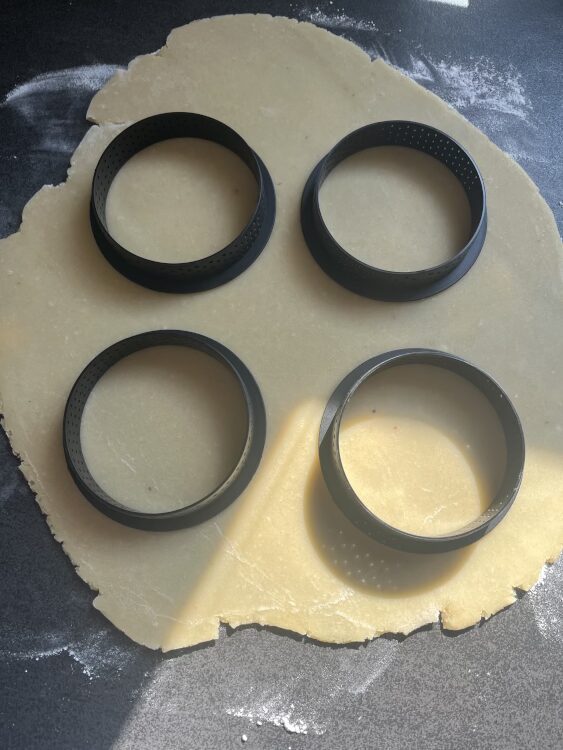 Die Tarteformen für die Erdbeer Tartelettes