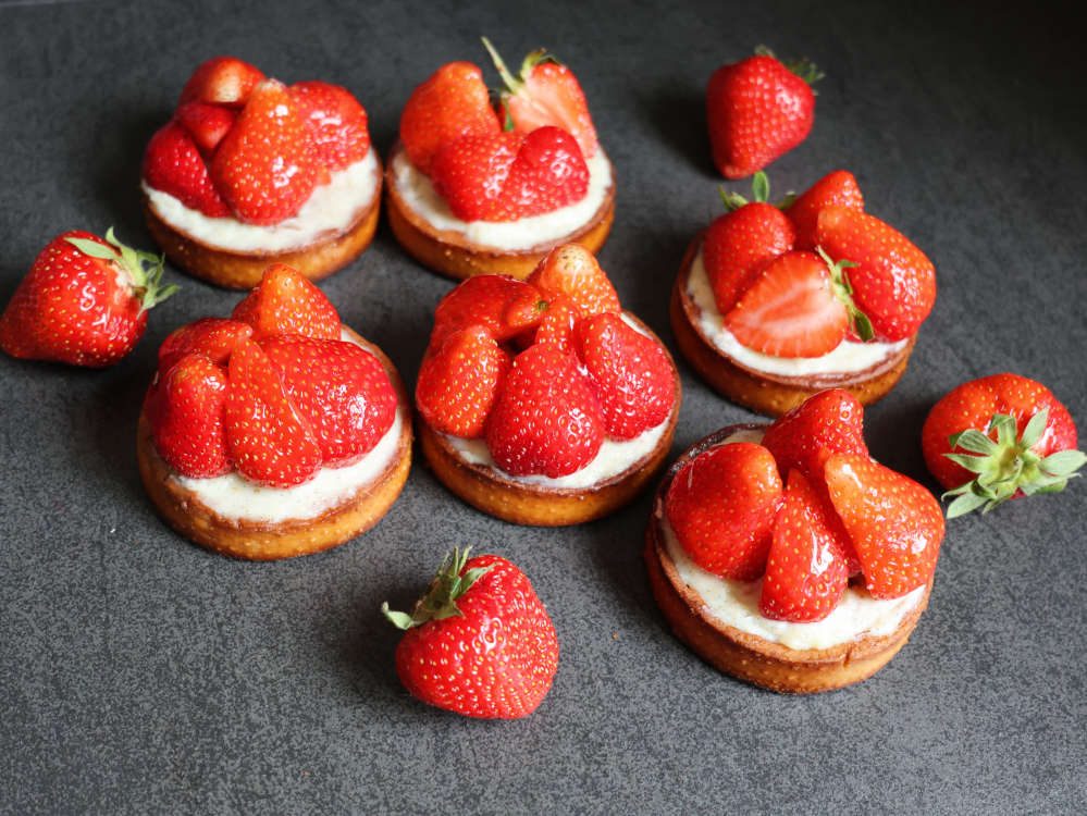 Erdbeer Tartelettes mit Mandelcreme und Crème pâtissière