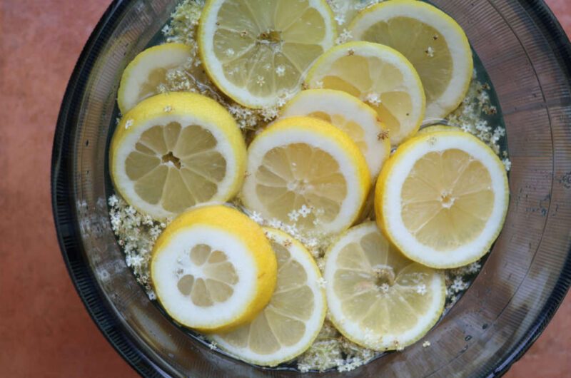 Holunderblütensirup