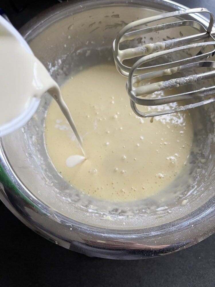 Die Sahne hinzufügen