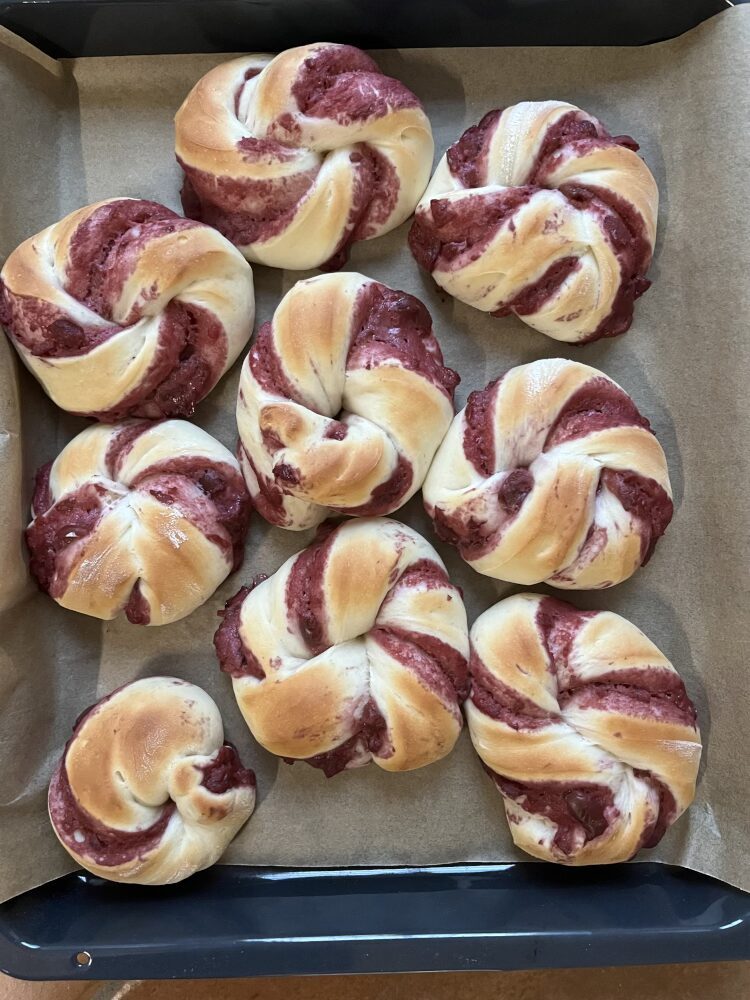 Die gebackenen Hefeschnecken